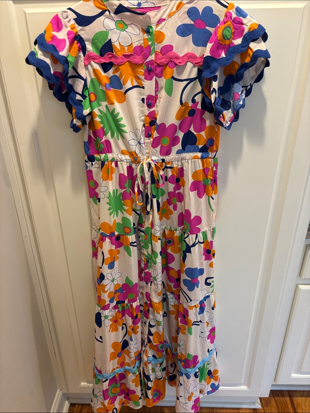 Vibrant Floral Button-Front Maxi Dress with Ric Rac Trim - Medium